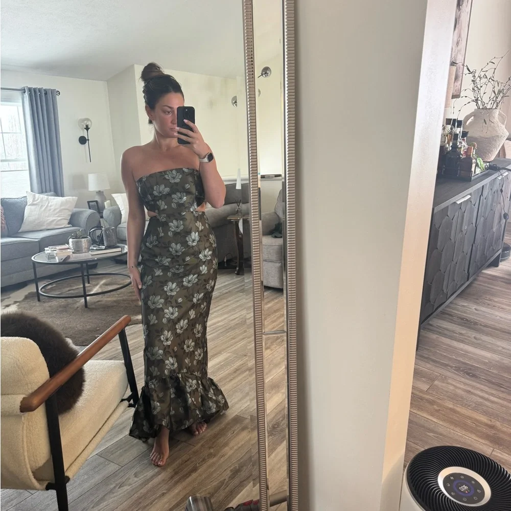 LULUS OLIVE NATHANIA FLORAL DRESS - Picture 2 of 2